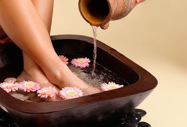 Pedicure + Esmaltado + Parafinoterapia en La Serena