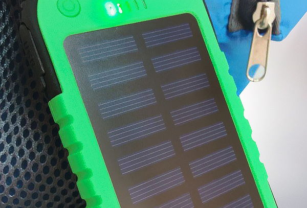 Cargador Solar Portátil Impermeable con USB