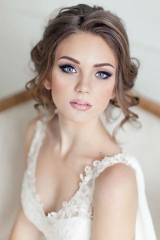 Limpieza Facial + Maquillaje + Peinado de Novia