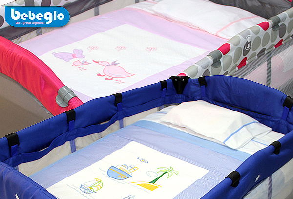 Plumón Pack & Play Bordado con Sábana de Bebeglo