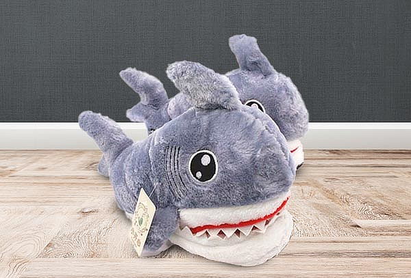 Pantufla Shark. Talla a elección