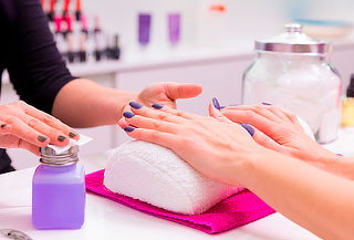 Uñas permanentes + Limpieza facial + masaje Relajación 