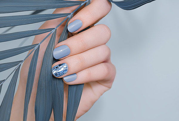 Uñas permanentes + exfoliante + parafinoterapia