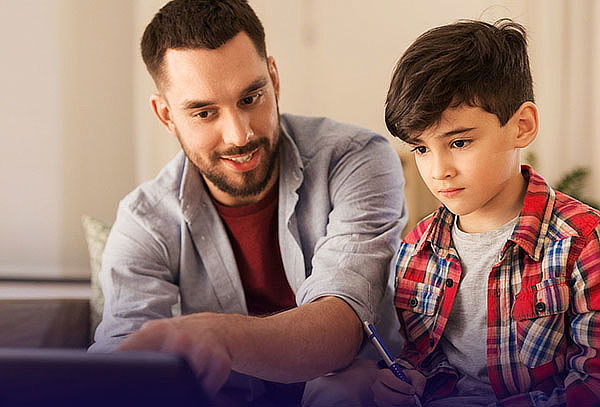 Un Año de Reforzamiento Online de Enseñanza Básica