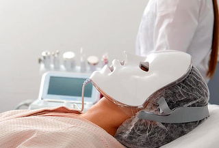 Limpieza Facial con Máscara Led
