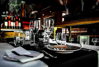 El Mesón Nerudiano: Almuerzo o Cena para 2 Personas