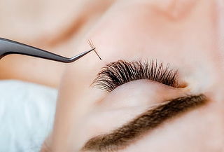 Pestañas Pelo a Pelo de Seda + Perfilado Cejas 