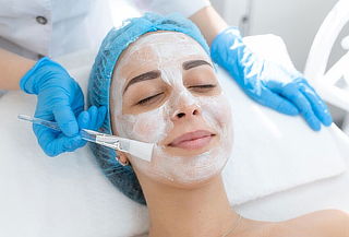 Limpieza + Exfoliación + Hidratación y más 