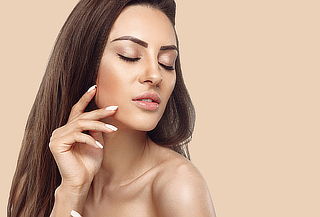 Dermaplaning + Fototerapia + Bienvenida en Body Stetic
