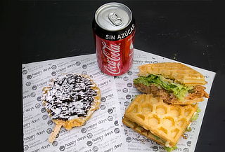 Happy Box, Waffle Sandwich Salado +Baby Pop + Bebida 27 Suc,