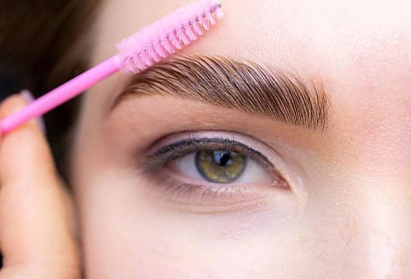 Laminado de Cejas + Aplicación de Sérum Regenerador