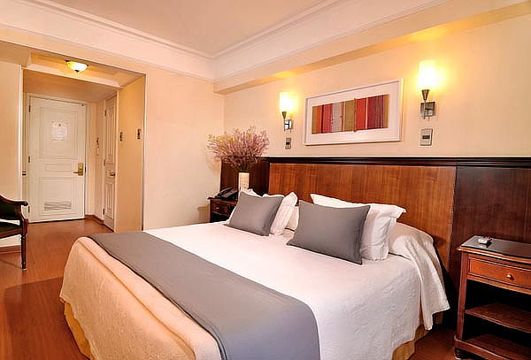 Escapada para Dos: 1 o 2 Noches + Desayuno & Piscina