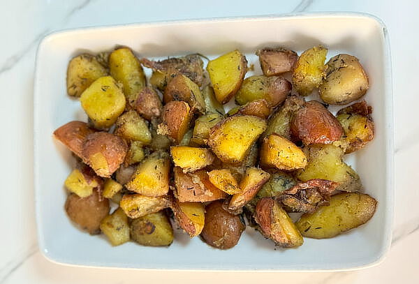 Box de Pollo Ahumado, Costillar de Cerdo y Papas para 4-5