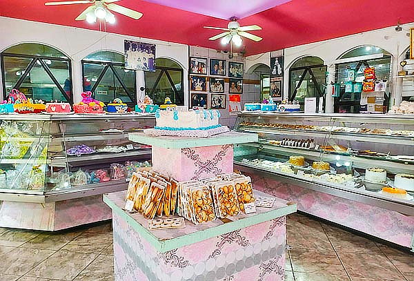 Pastelería Lorena: ¡Torta para 10 personas!