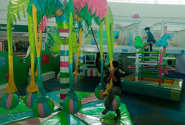 Gift Card de 150 minutos de juego en YuKids o Coney Jump.