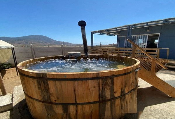 2 Dias y 1 Noche para 2 en Papudo: Cabaña + Tinaja