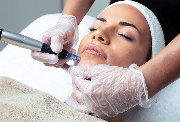 Limpieza facial + Hidratación de Labios en Lipocero