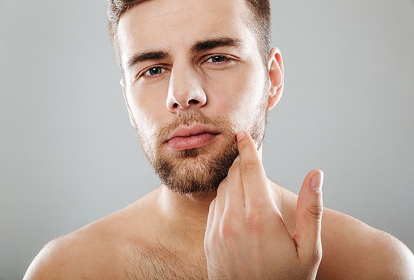 Neutralización Labios para Hombres Unifica y Aclara