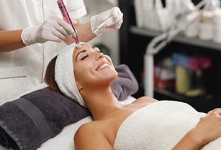Dermapen +  Vitaminas + Limpieza Facial Profunda y mas 