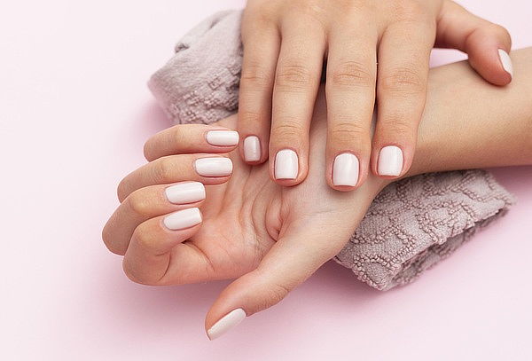 Manicura + Esmaltado Permanente Hasta 2 Tonos