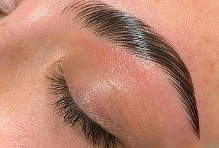Laminado de cejas + Regalo de Cortesia 