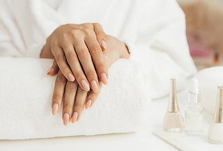 Manicure Permanente + Exfoliación de Manos