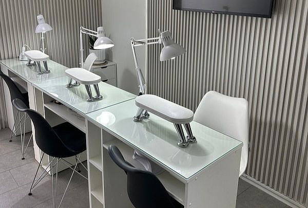 Manicure completa + Permanente - Opcional parafina