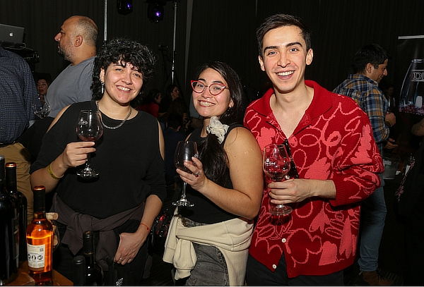 Entrada + Degustación ilimitada de vinos en Meet and Drink 