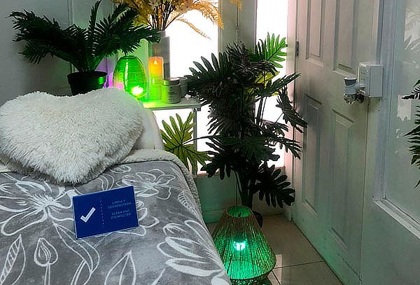 Masaje de relajación + mascarilla de hidratación facial.