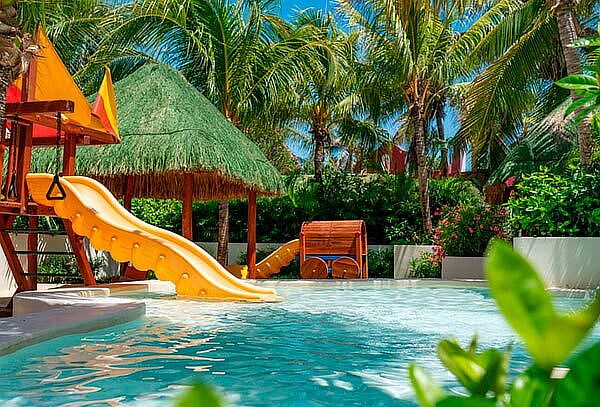 Cancún: 5D/4N en Grand Oasis Cancún 2 adultos