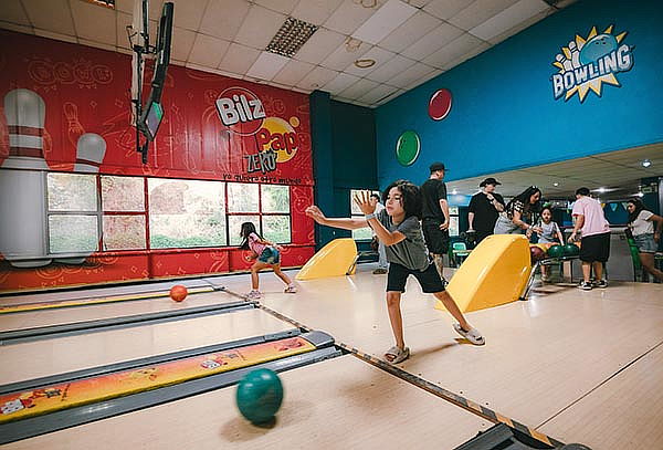 Pista de Bowling para 4 personas en Mampato