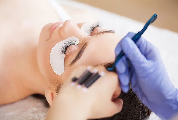 Extensiones de Pestañas Clasicas