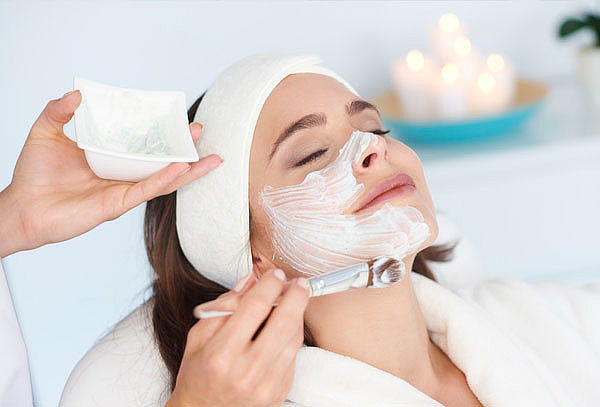Limpieza facial profunda en sunrise spa en Providencia