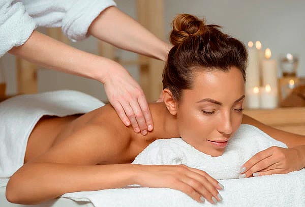 Masaje de Relajación Cuerpo Completo en Almond 