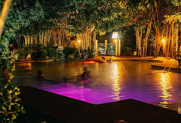 Ticket Nocturno 6 piscinas Termas de Pucon Indomito 