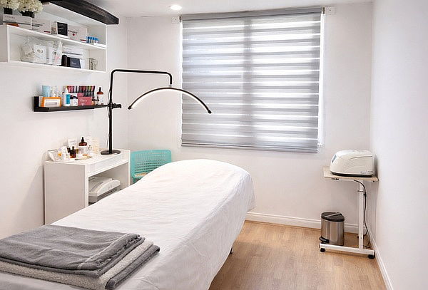 Rejuvenece PDRN de Salmon + Dermapen + Limpieza Facial