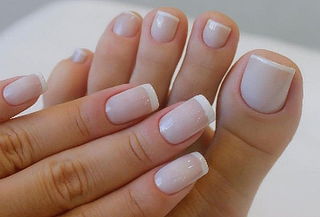 Pedicura Permanente + Máscara LED y Masaje Cervical