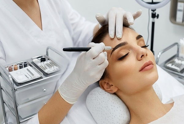 Microblading de Cejas + Visagismo + Anestesia Tópica