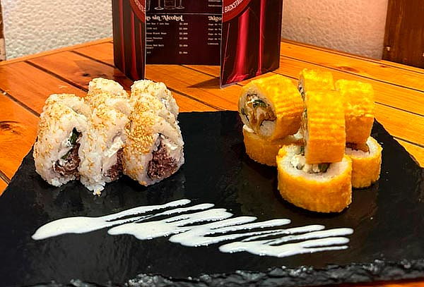 2 Entradas Pleimovil + 2 aperitivos + 20 piezas de Sushi