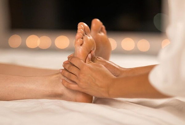 Masaje de Piernas y Pies Cansados + Opción de Exfoliación