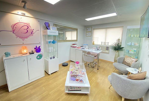 Lifting de pestañas + laminado de cejas + vitaminas y tinte 