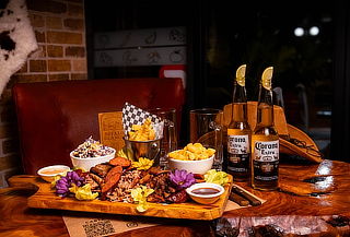 Cena para Dos: Texas Sampler + 2 Cócteles