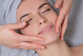 Limpieza facial profunda Detox + Masaje de Relajación