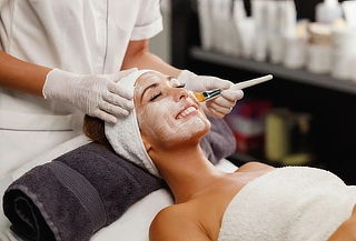 Limpieza facial + Blanqueamiento dental + Mascarilla facial