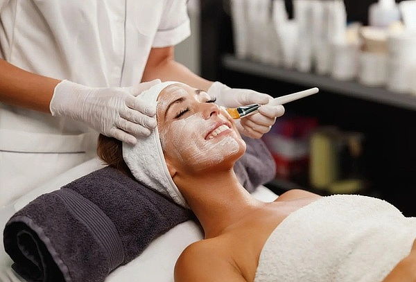 Limpieza facial + Blanqueamiento dental + Mascarilla facial