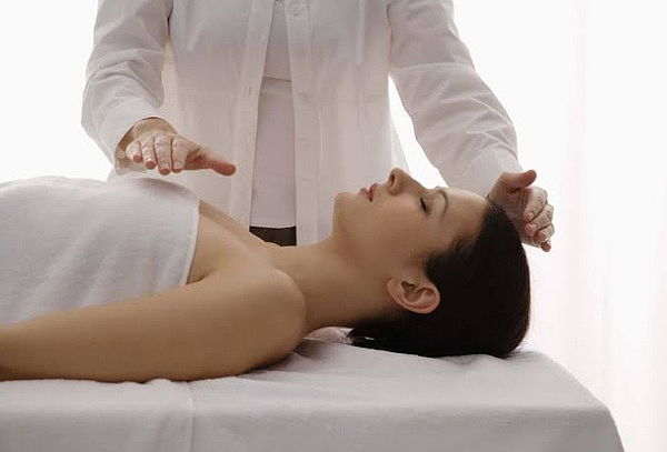 Masaje full body: Piedras calientes + Reiki + Aromaterapia 