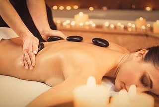 Masaje full body: Piedras calientes + Reiki + Aromaterapia 