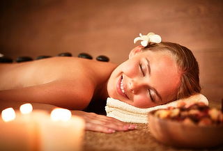 Ritual de espalda relajante con compresas terapéuticas y más