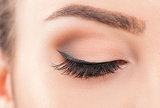 Lifting de pestañas más laminado de cejas + Vitamina