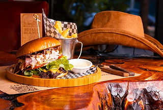 2 Smash Burger Clásicas con 2 Schop Artesanal TUBINGER